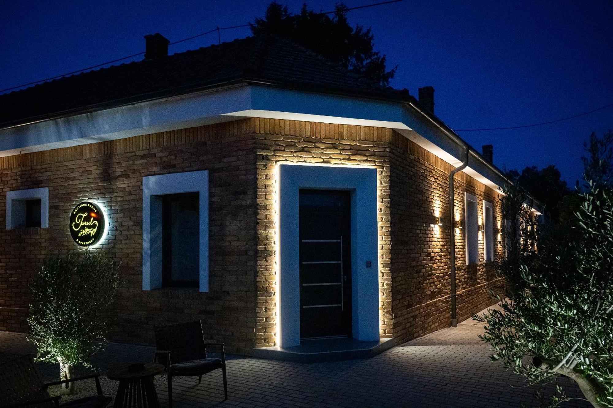 Turul Boutique Rooms & Apartment Szarvas Exterior foto